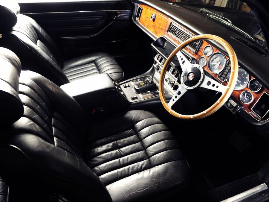  Jaguar XJ6C (Series II) 1975 года  (фото 7 из 8)